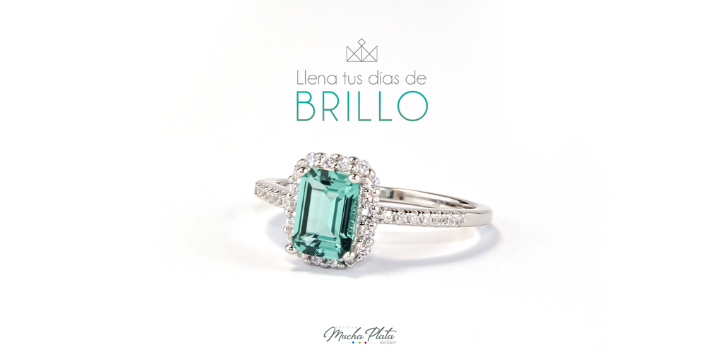 Ideas para regalo anillo de compromiso en color verde esmeralda