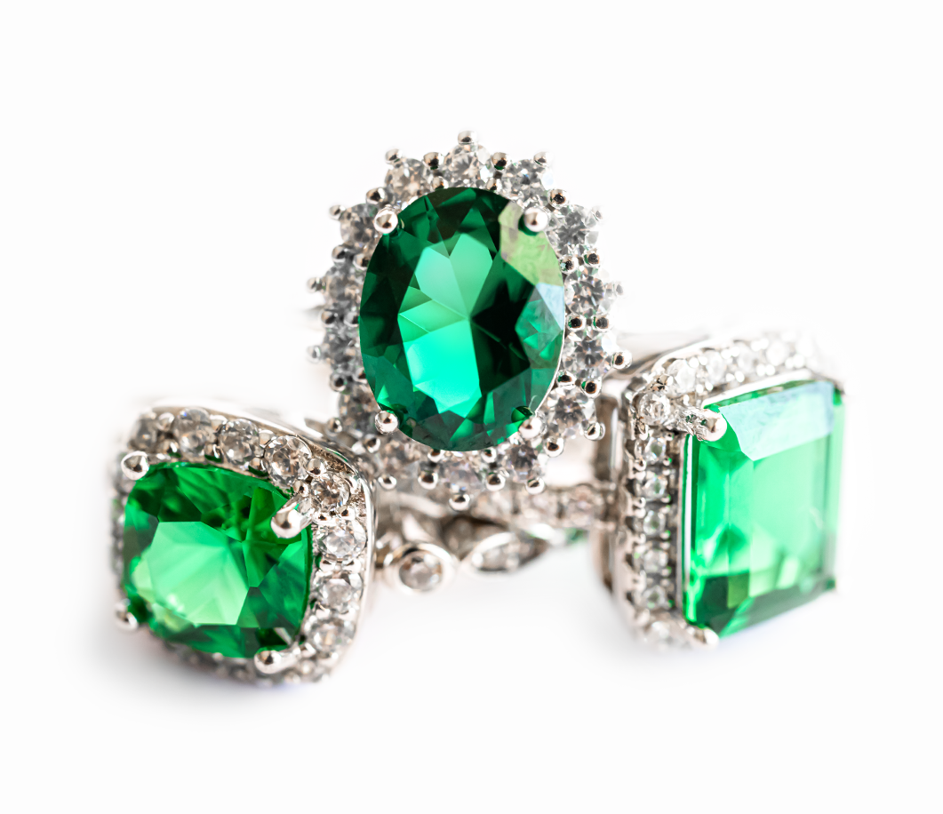 Anillos de cocktail con Zirconias AAAA en color verde esmeralda