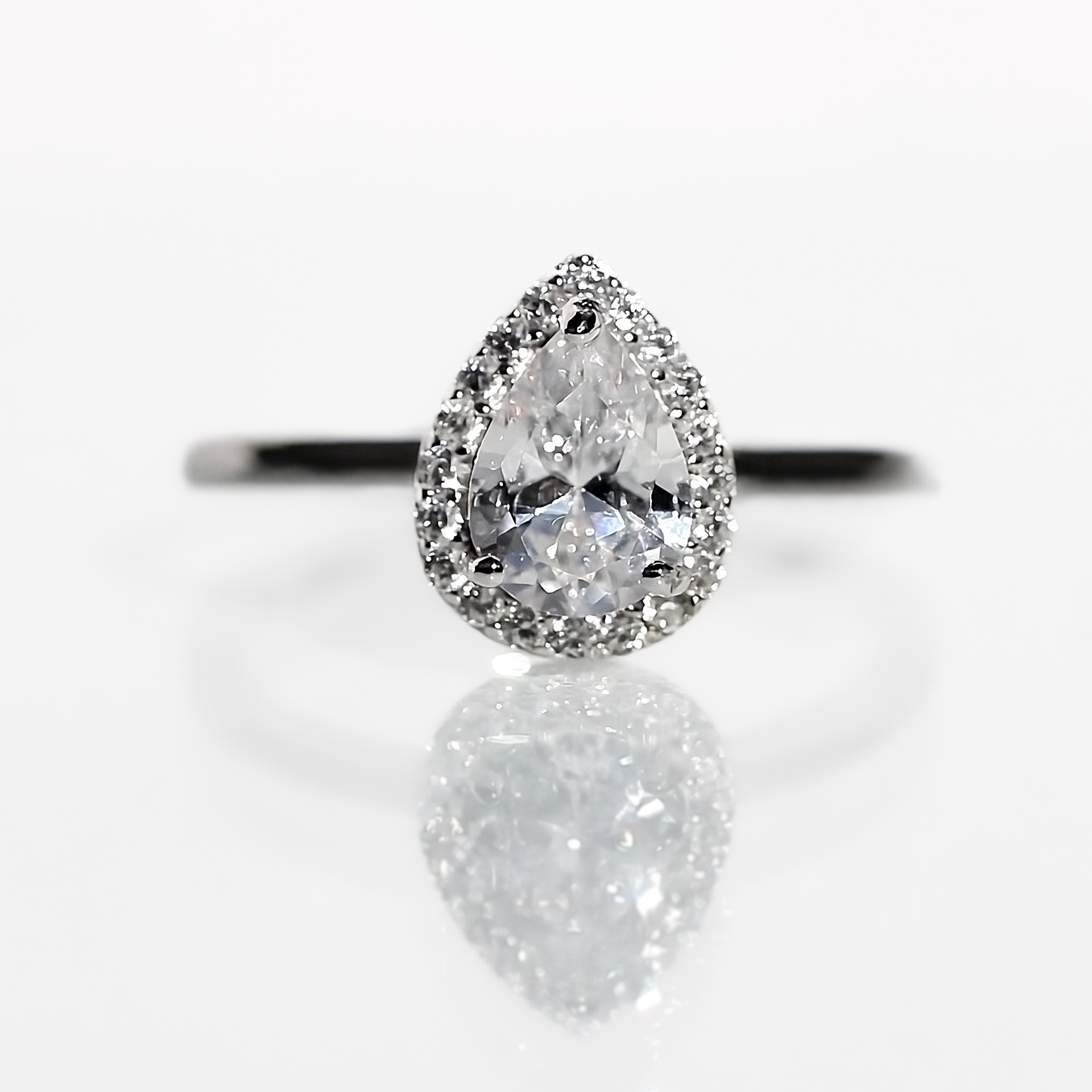 Anillo Atenas de Compromiso Corte Gota