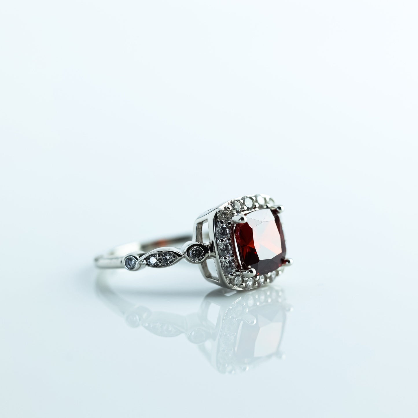 Anillo Sevilla Rojo Granate Anillo Plata 