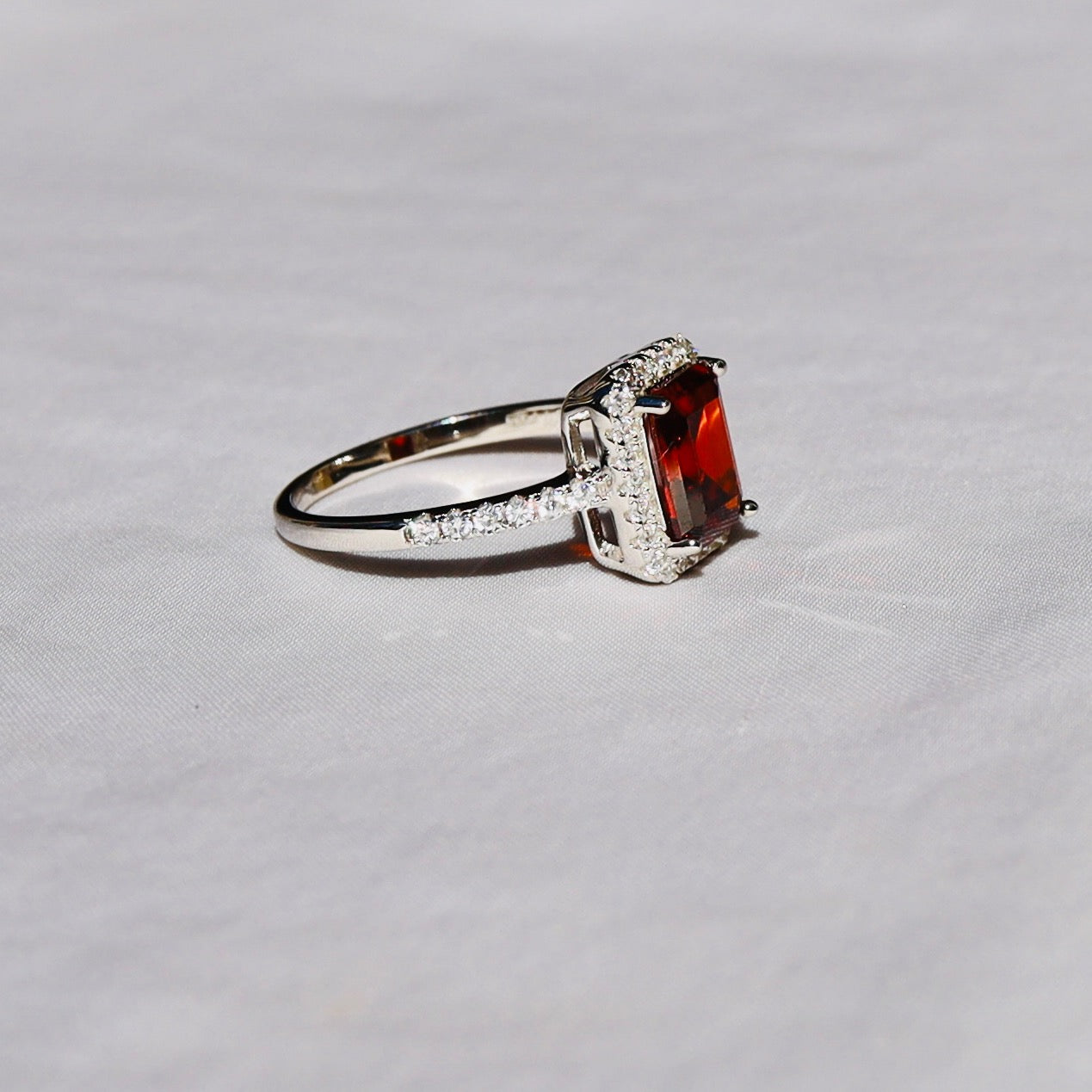 Anillo Imperial Rojo 