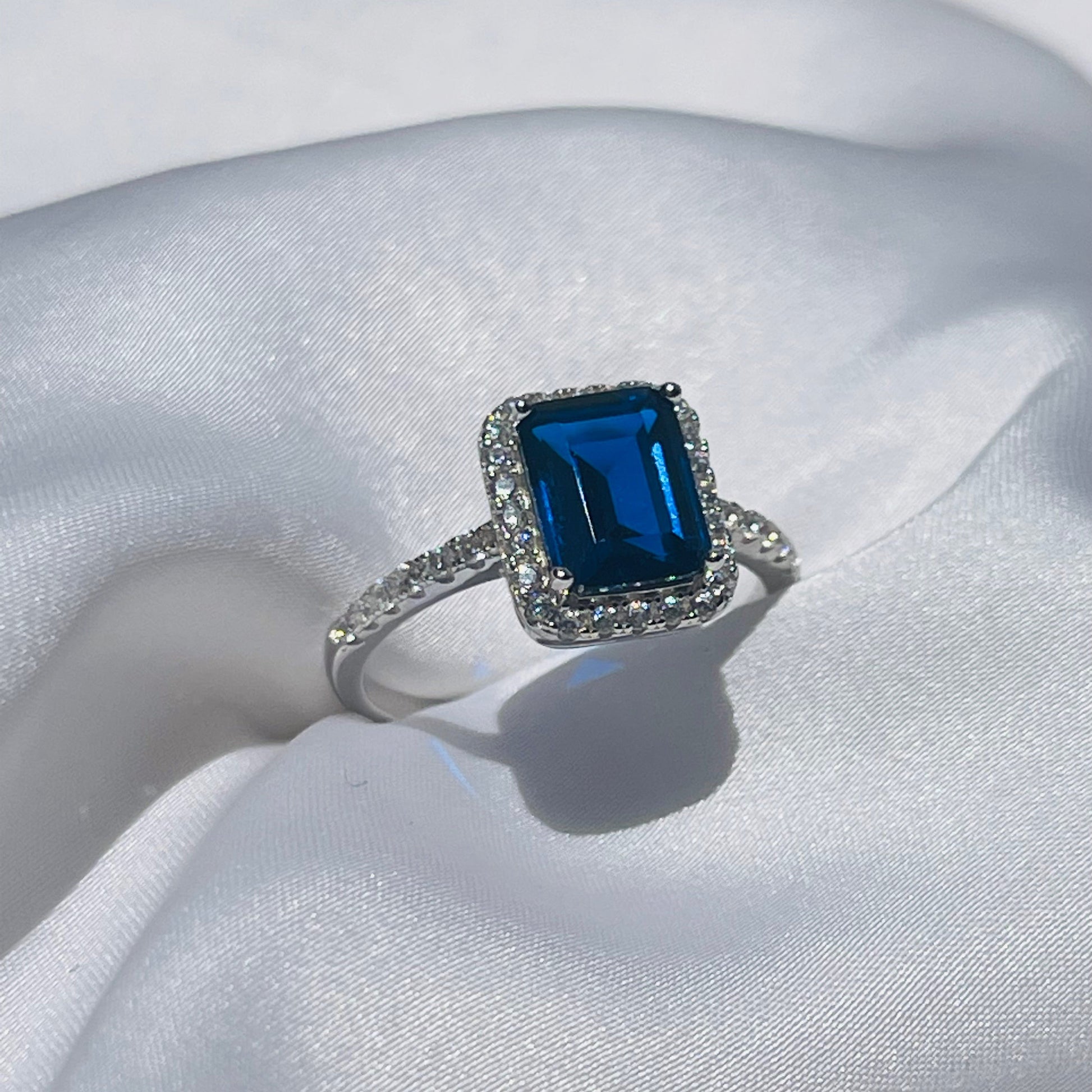 Anillo Imperial Azul Zafiro 