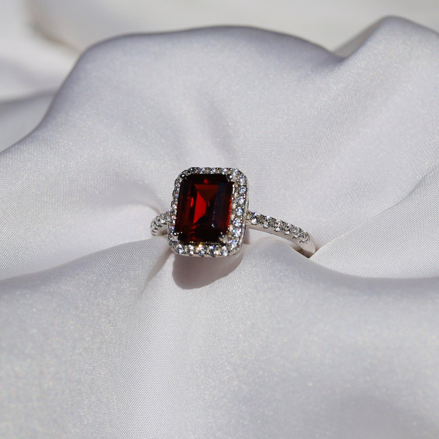 Anillo Imperial Rojo 