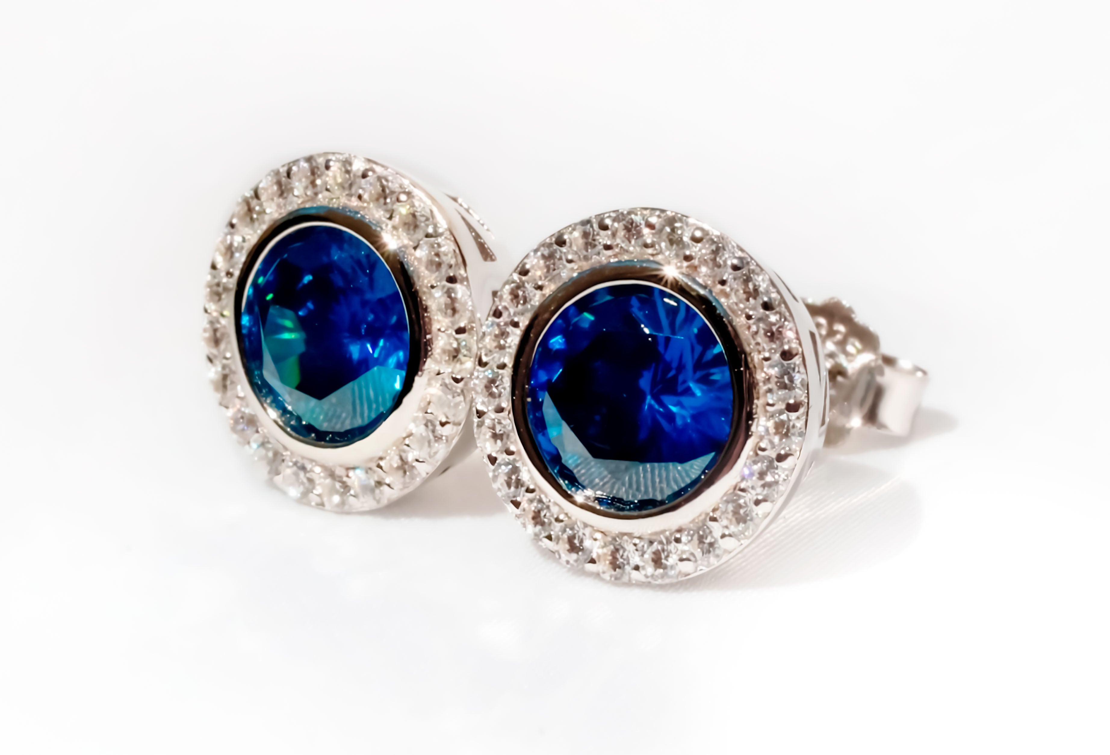 Fotografía de de Aretes Zirconias AAA